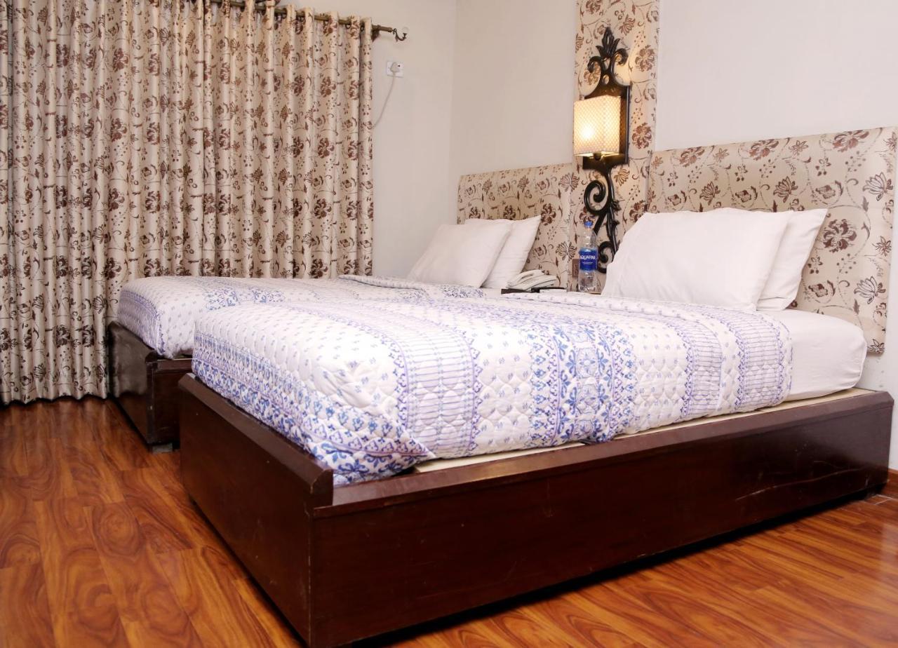 Shelton Hotel Lahore Luaran gambar