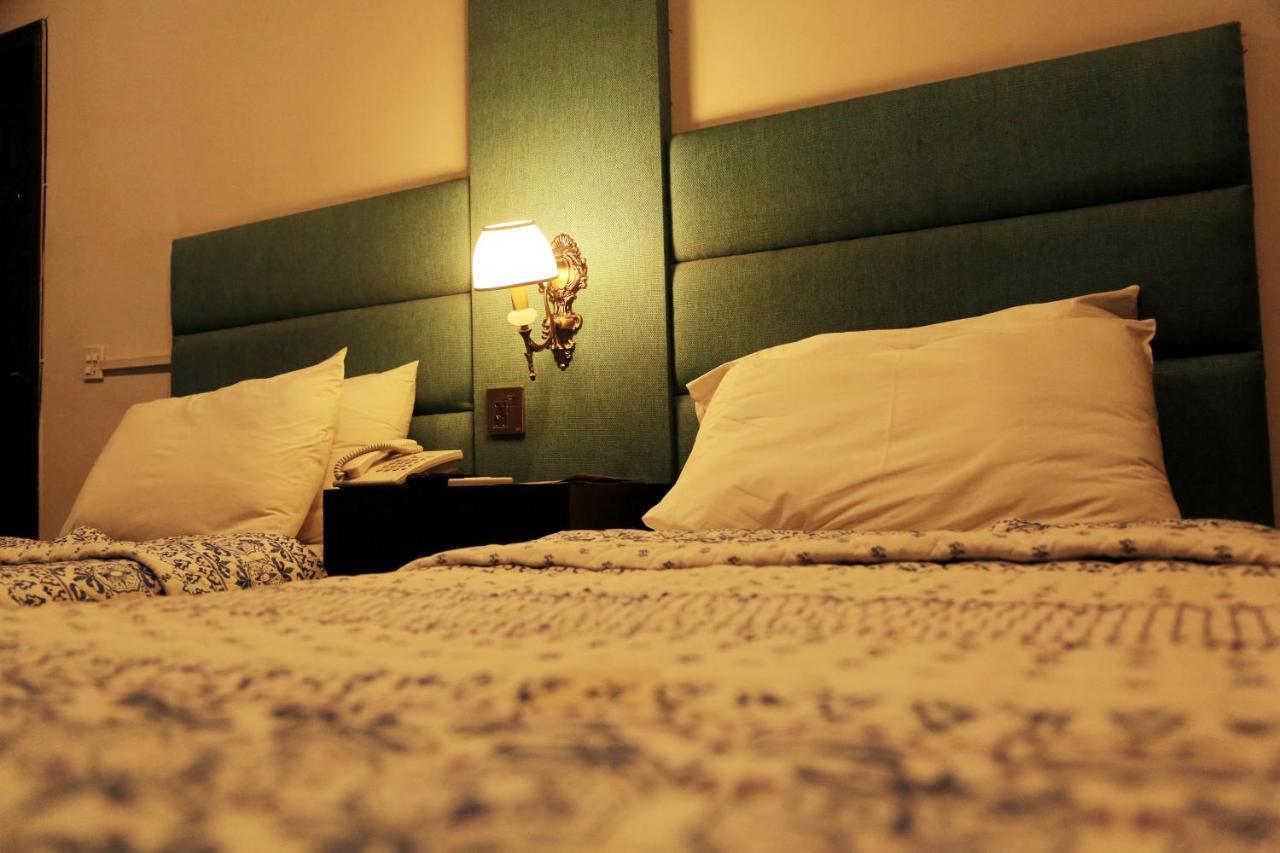 Shelton Hotel Lahore Luaran gambar