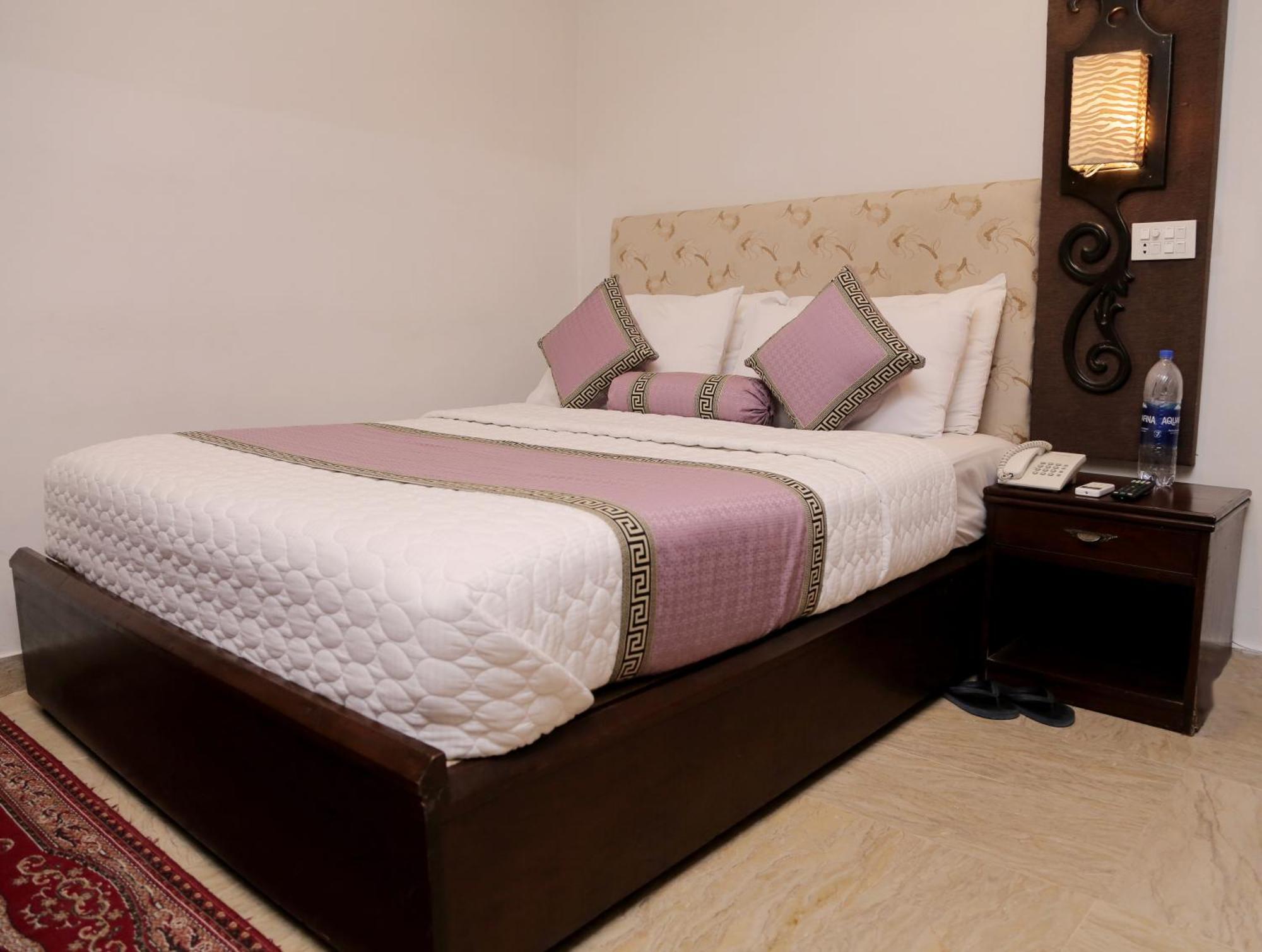 Shelton Hotel Lahore Luaran gambar